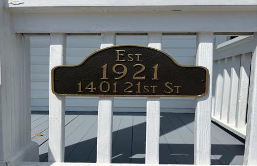 White Magnolia - Bakery Treats, Walk to Beach, Strand, Cruise, Pleasure Pier - Foto 80