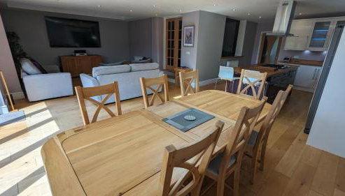 Cheltenham large house with gym, bar & hot tub - Foto 3