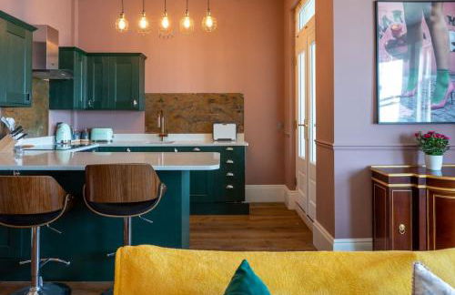 Stylish Beachfront Luxury Apartment, Sweeping Ocean Views and Log Burner - Foto 70