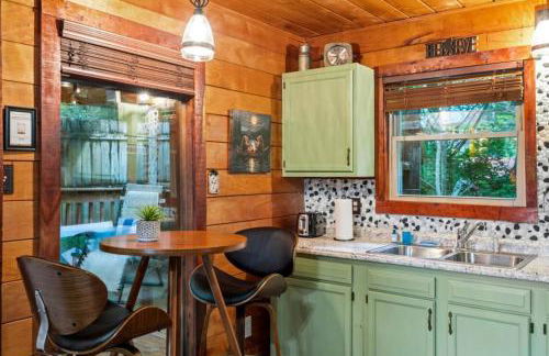 Hot Tub & WiFi - Romantic Hideaway - Foto 15