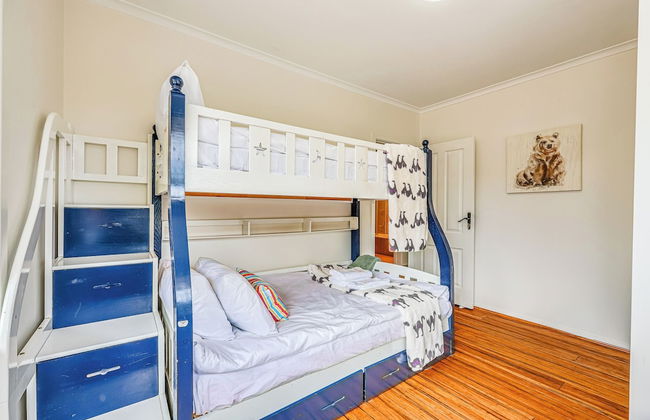 StayAU Serene 3BR Haven for Families - Photo 16