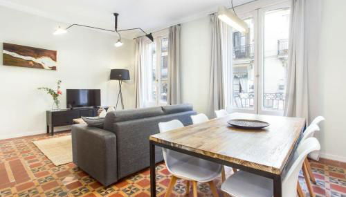 The Collection Barcelona - 4bedroom apartment with a balcony in Las Ramblas 1 2 - Photo 2