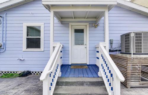 Steps to Seawall Fenced Family Home in Galveston! - Foto 18