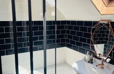 The Cottage on the Square, Wensley - Derbyshire Country Cottage. - Photo 12