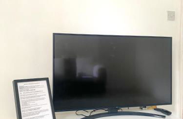 Rushden - Spacious House and Garden, Free Parking, TV, Sleeps 8 Guests - Foto 16