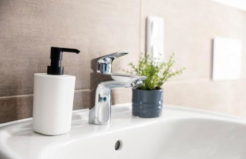 Apartments am Neuen Theater - Parkplatz nach Verfügbarkeit - Altstadt - Küche - Wifi - Powered by Ko-Living - Foto 54