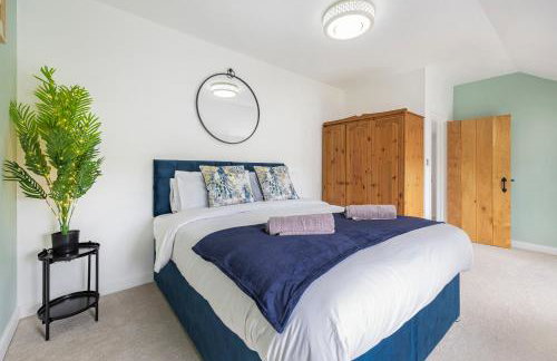 East Sussex Manor - Sleeps 12 - Hot Tub & Parking - Foto 26