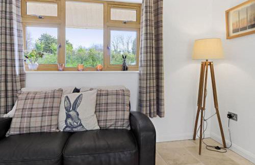 Stunning cottage with hot tub - Photo 6