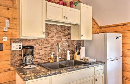 Less Than 1 Mi to Dtwn Suttons Bay! Studio with Shared Beach - Foto 10