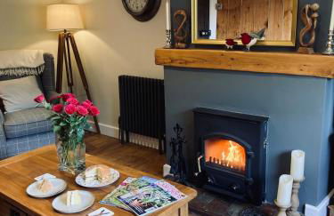 Robins Cottage cosy home hot tub quiet village - Foto 13