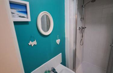 Double Ensuite in a colourful quirky terrace on a quiet leafy street - Foto 7