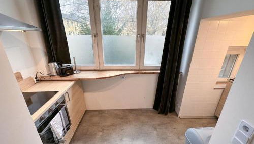 Modern City apt. -with 2 TV, Netflix and work desk - Foto 4