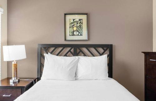 Vibrant 4BR Family Townhome 1 mile from Disney World and Disney Springs - Photo 52