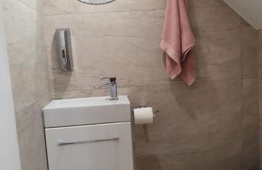 Glasgow Comfortable and Modern 3 Bedroom Mid Terraced Villa - Foto 27