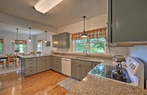 Abingdon Family Getaway with Porch and Views! - Photo 9