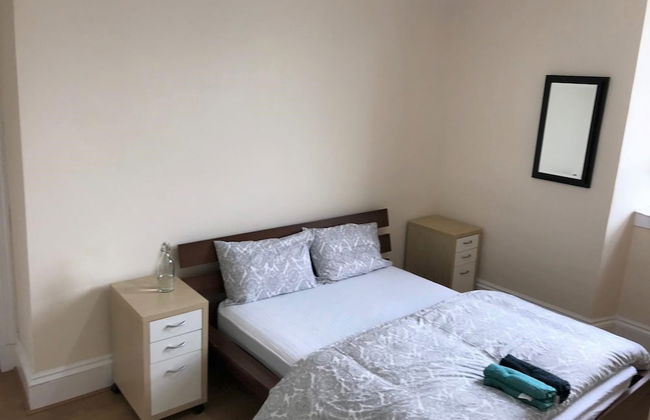 5 Bedroom House For Large Group - Photo 12