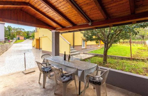 Awesome Apartment In Cernik With Wifi - Foto 7