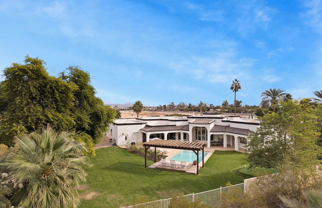 Sleeps 19, 7bdr Estate! Sports Court, Putting Green, Pool Farrier by Avantstay - Foto 46