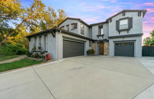 Entire Private Home with 5 Bedrooms 4 Bathrooms 3000 Sq ft Villa, Pool, Hot Tub, Nature, Garage, Winery, Available Now - Foto 51