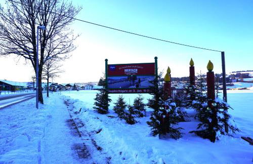 FeWo BergZeit auf 1000 m Höhe mit Balkon, Parkplatz, WLAN, Küche - Photo 29