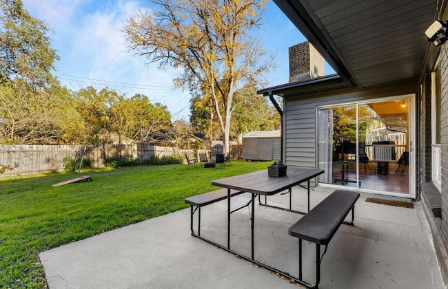 Quiet 3 Bedroom Home Walkable to Zilker Park - Photo 22