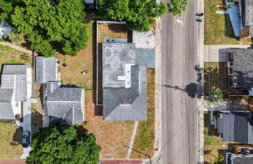 Newly Renovated | Minutes to Riverwalk & Beaches | Tampa Heights - Foto 62