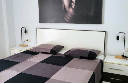 2 bedroom apartment with a pool - Foto 15