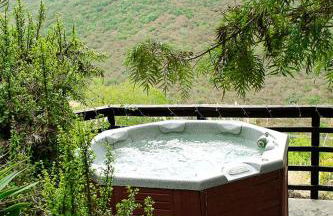 Pet Friendly Charming Cottage with Incredible Views and Hot-tub in Rainbow, California - Foto 2