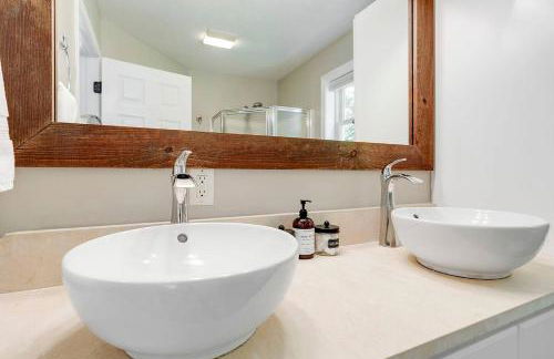 Waterfront Access with Kayaks Private Deck and a Firepit - Photo 37