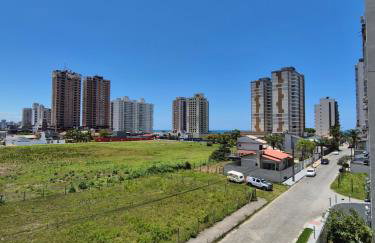 Easy Club 308 Apto 2 quartos Ar condicionado Wi-Fi Netflix Prime piscina Elevador Churrasqueira Sacada 200 m da praia Ideal para Famílias e Amigos Reserve agora - Photo 12