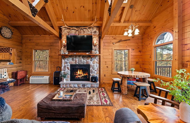 Deer Haven Cabin by Avantstay Waterfront Dock Firepit - Photo 14