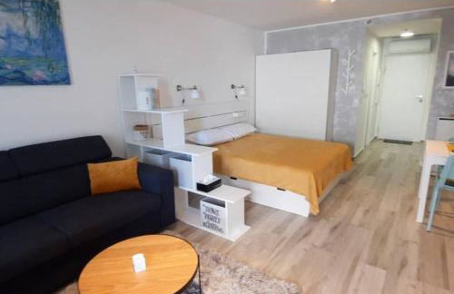 MARIA, Modern studio apartment with private parking - Photo 18