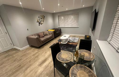 Lovely 2 bedroom 2 bathroom Apartment - Photo 29