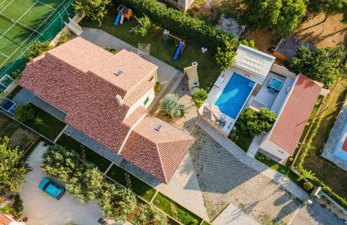 Villa Field Hill with Swimming Pool and Tennis Court - Foto 54