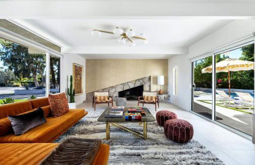 Monterey Manor Interior Designed Home Plus Pool - Photo 14