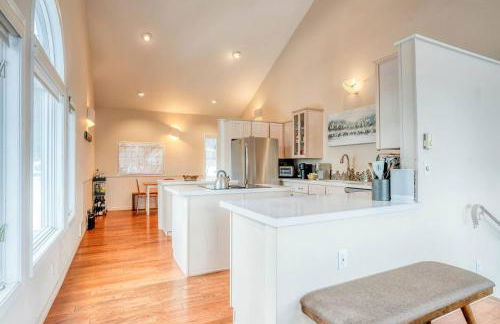 Lakefront Estate w Private Beach on Flathead Lake - Foto 61