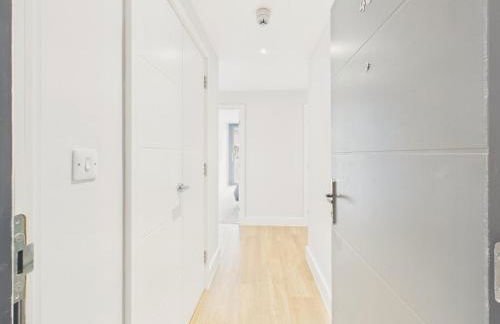 Skydeck at The Liner – Stylish 2-Bed / 2-Bath Top Floor with Panoramic Sea Views - Foto 36