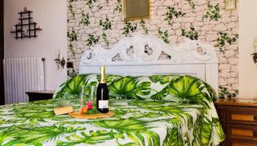 Francesca House - Photo 5