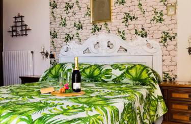 Francesca House - Photo 5