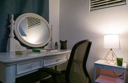 Entire Private Home with 5 Bedrooms 4 Bathrooms 3000 Sq ft Villa, Pool, Hot Tub, Nature, Garage, Winery, Available Now - Foto 80