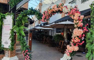 Lindo apto tudo novinho, prédio frente mar - Foto 71