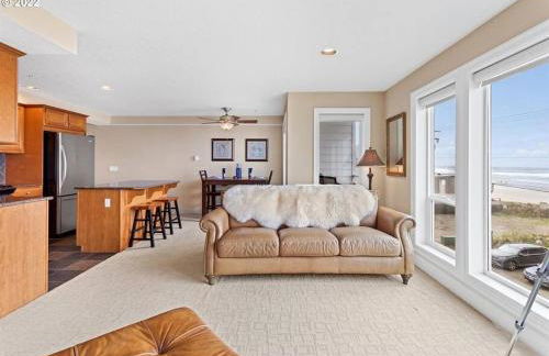 Rockaway oceanview condo,Steps to the beach & Downtown,W&D, WiFi - Foto 9