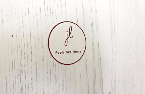 KUELhome - STYLISCHE ZENTRALE WOHNUNG MIT KÜCHE UND PARKPLATZ IN SEITENSTRAẞE - Foto 39