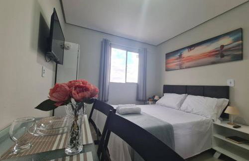 Kitnet304 centro,c linda vista janela, tv smart - Foto 11