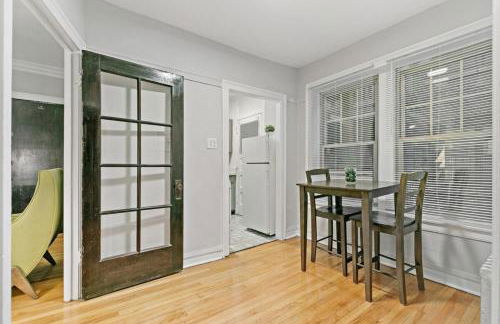 1BR Modern Lakeview Apt close to Dining - Oakdale 2S - Foto 6