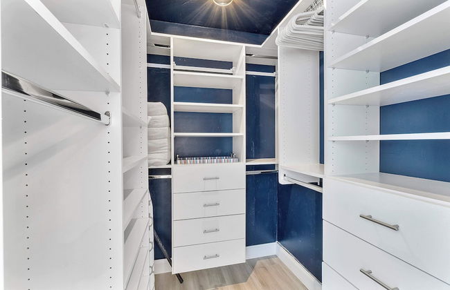 Coastal Retreat Stylish 4 BDR w/ Private Pool! - Foto 25