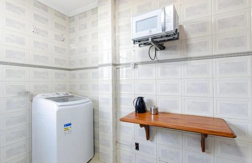 Excelente apartamento no melhor point de Itaúna a 100 m da praia - Foto 25