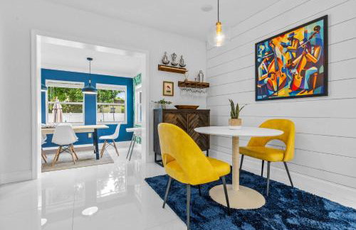 Arthaus- Fully Stocked Kitchen and Fenced Yard - Foto 23