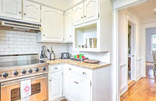 Majestic Richmond Apt with Tranquil Koi Pond! - Foto 13