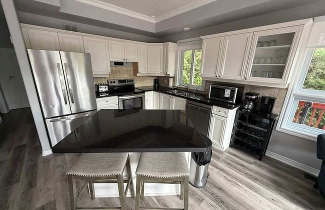 Mountain Views, Steps to BM Village, Hot Tub, BBQ. - Foto 8